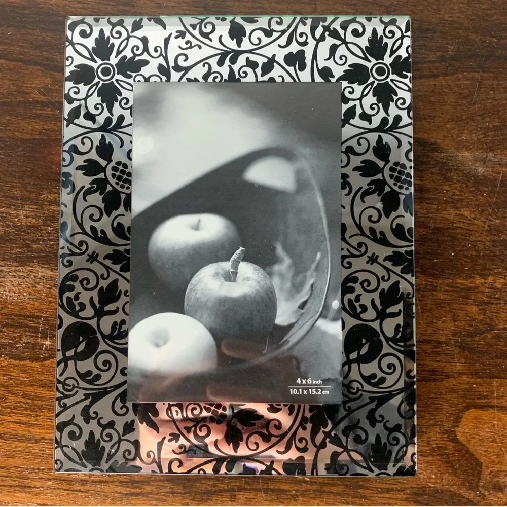 Black and white mirror glass Picture Frame Freestanding 4x6